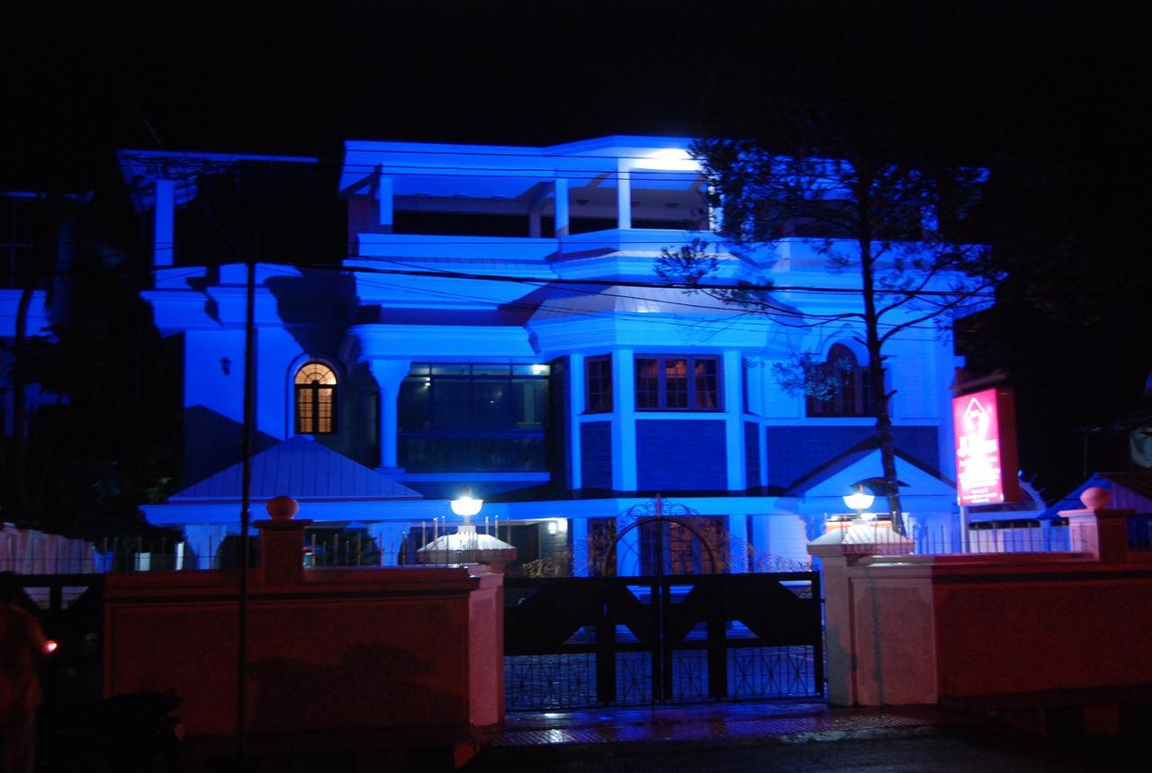 Hotel Jj Inn Kochi Eksteriør bilde
